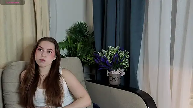 Snapshot of ToniaRoehr chatting on 17, 10, 2025 ToniaRoehr online show from 17, 10, 2025