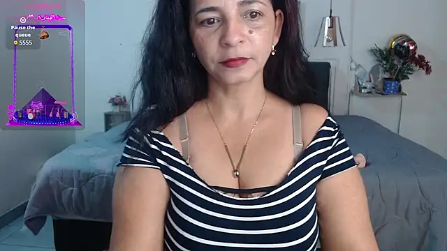 Snapshot of rosse_m chatting on 7, 10, 2025 rosse m online show from 7, 10, 2025