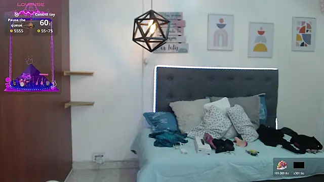 Snapshot of rosse_m chatting on 1, 12, 2025 rosse m online show from 1, 12, 2025