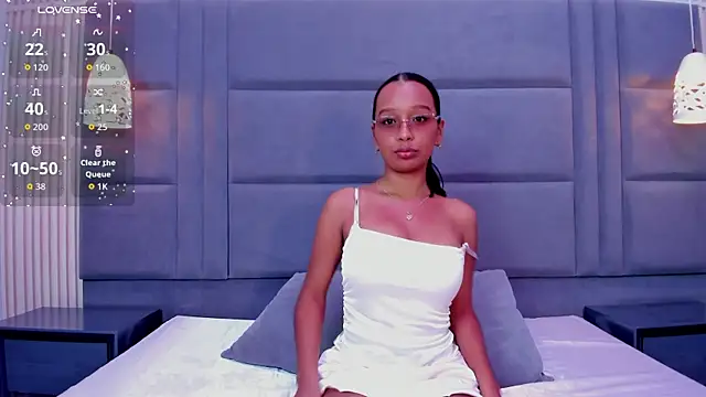 Snapshot of AliceJackkson chatting on 9, 10, 2025 AliceJackkson online show from 9, 10, 2025