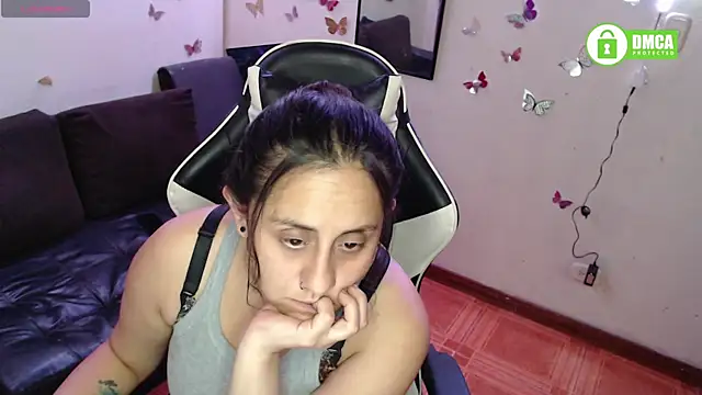 Snapshot of MelRaiise chatting on 13, 11, 2025 MelRaiise online show from 13, 11, 2025