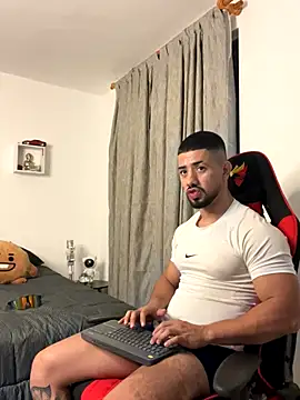 Ezzio Scolaro online show from 17, 10, 2025