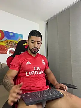 Snapshot of Ezzio_Scolaro chatting on 18, 7, 2026 Ezzio Scolaro online show from 18, 7, 2026