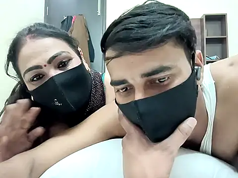 Snapshot of horny_milf_couple chatting on 30, 10, 2025 horny milf couple online show from 30, 10, 2025