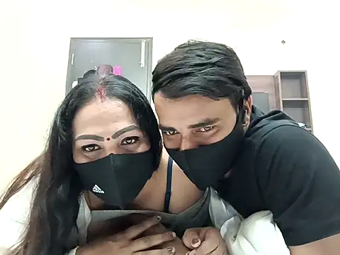 Snapshot of horny_milf_couple chatting on 21, 11, 2025 horny milf couple online show from 21, 11, 2025