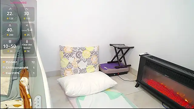 Snapshot of selinajuan chatting on 4, 12, 2025 selinajuan online show from 4, 12, 2025