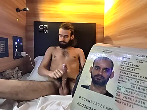 Snapshot of sexyyitaliano69 chatting on 9, 10, 2025 sexyyitaliano69 online show from 9, 10, 2025