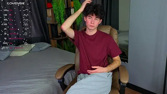 Snapshot of Cute_Mike chatting on 16, 10, 2025 Cute Mike online show from 16, 10, 2025