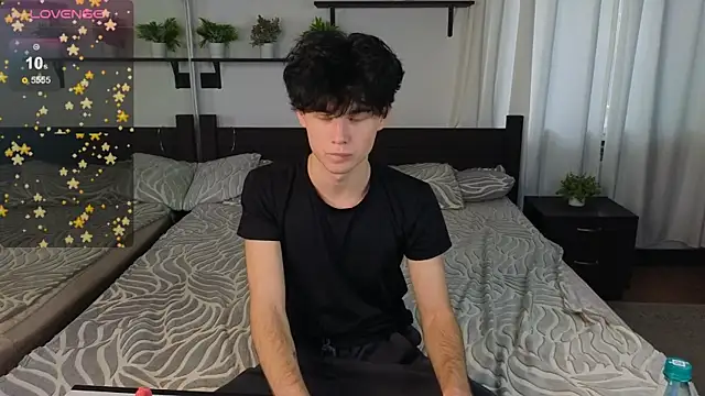 Snapshot of Cute_Mike chatting on 20, 10, 2025 Cute Mike online show from 20, 10, 2025