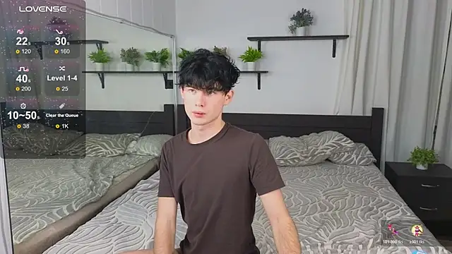 Snapshot of Cute_Mike chatting on 26, 10, 2025 Cute Mike online show from 26, 10, 2025