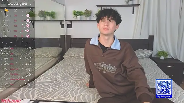 Snapshot of Cute_Mike chatting on 10, 11, 2025 Cute Mike online show from 10, 11, 2025