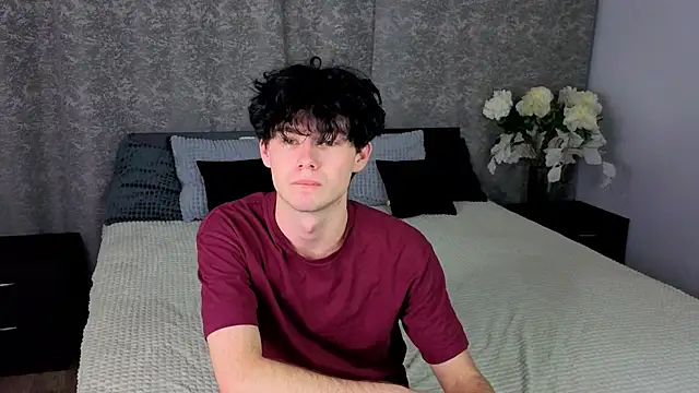 Snapshot of Cute_Mike chatting on 12, 11, 2025 Cute Mike online show from 12, 11, 2025