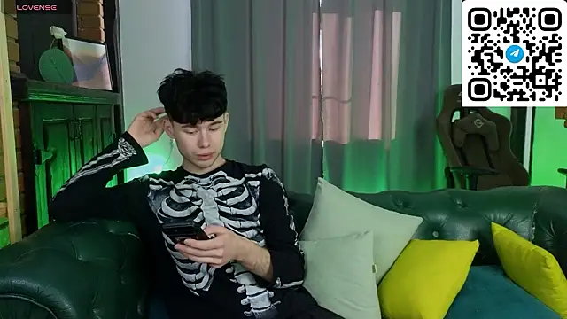 Cute Mike online show from 27, 2, 2026