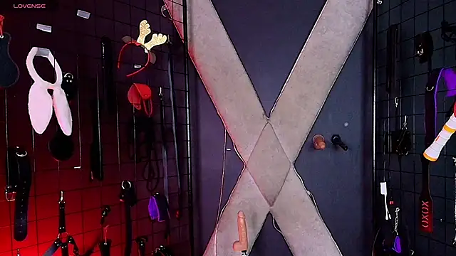 Snapshot of mranii_queen_bdsm_ chatting on 4, 12, 2025 mranii queen bdsm online show from 4, 12, 2025