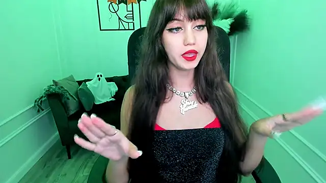 TiffanyYounge online show from 23, 10, 2025