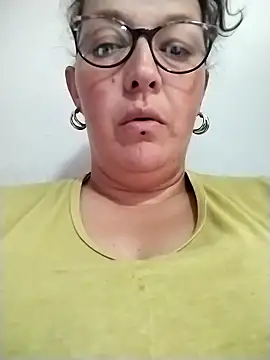 -saraqueen- online show from 9, 11, 2025