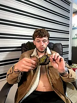 Snapshot of noah_red chatting on 30, 10, 2025 noah red online show from 30, 10, 2025