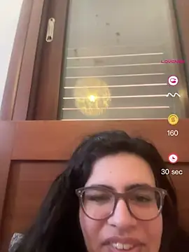 Snapshot of luciamaria01 chatting on 8, 6, 2026 luciamaria01 online show from 8, 6, 2026