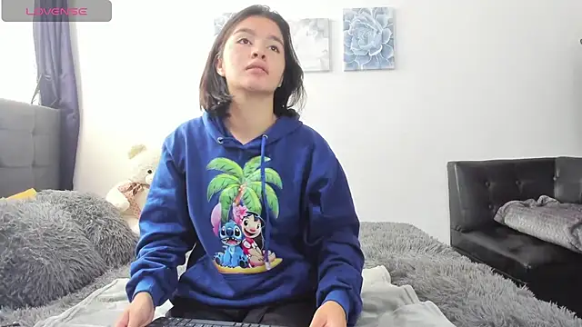 Snapshot of SorayaLane chatting on 12, 10, 2025 SorayaLane online show from 12, 10, 2025
