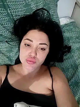 Snapshot of LuceSkys chatting on 7, 11, 2025 LuceSkys online show from 7, 11, 2025