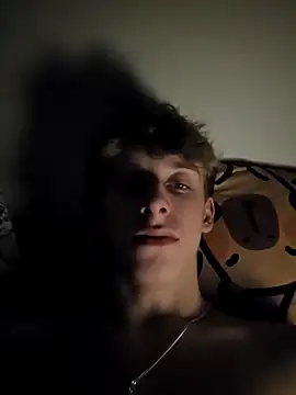 Snapshot of hotboy200006 chatting on 20, 12, 2025 hotboy200006 online show from 20, 12, 2025