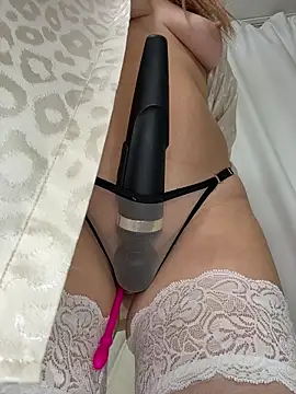 Aurynne online show from 1, 3, 2026