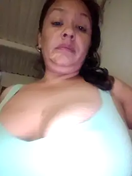 Snapshot of Tania22 chatting on 6, 10, 2025 Tania22 online show from 6, 10, 2025