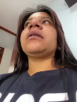 Stefany Bam online show from 27, 10, 2025