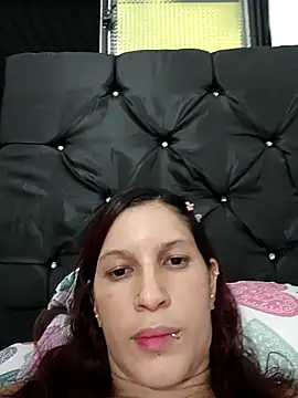 Snapshot of Mariana08andDiego chatting on 22, 11, 2025 Mariana08andDiego online show from 22, 11, 2025