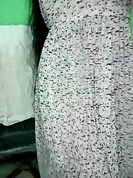 Snapshot of Rashmi_011 chatting on 5, 12, 2025 Rashmi 011 online show from 5, 12, 2025