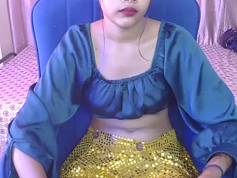 Snapshot of yours-angell chatting on 24, 10, 2025 yours-angell online show from 24, 10, 2025