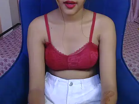 Snapshot of yours-angell chatting on 4, 11, 2025 yours-angell online show from 4, 11, 2025