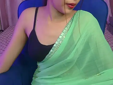 Snapshot of yours-angell chatting on 14, 11, 2025 yours-angell online show from 14, 11, 2025