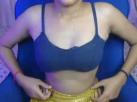 Snapshot of yours-angell chatting on 26, 11, 2025 yours-angell online show from 26, 11, 2025