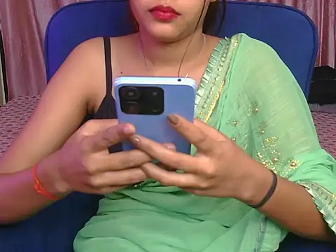 Snapshot of yours-angell chatting on 15, 12, 2025 yours-angell online show from 15, 12, 2025