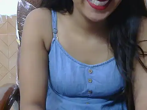 Snapshot of priti_singhaniya chatting on 21, 11, 2025 priti singhaniya online show from 21, 11, 2025