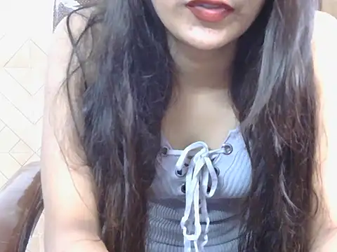 Snapshot of priti_singhaniya chatting on 23, 11, 2025 priti singhaniya online show from 23, 11, 2025