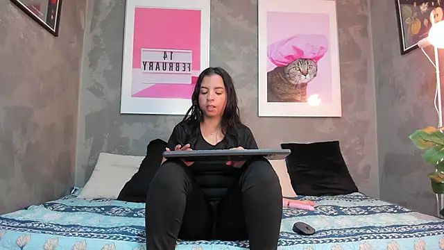 Snapshot of MiaNyxara_dh chatting on 27, 10, 2025 MiaNyxara dh online show from 27, 10, 2025