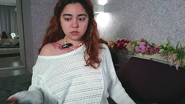 Snapshot of _Mary_Me chatting on 8, 11, 2025 Mary Me online show from 8, 11, 2025