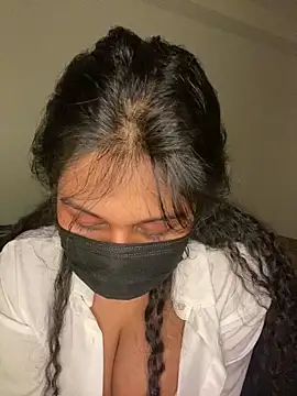 Monica  Bellucci   online show from 16, 1, 2026