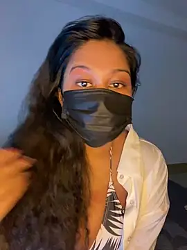 Monica  Bellucci   online show from 16, 2, 2026