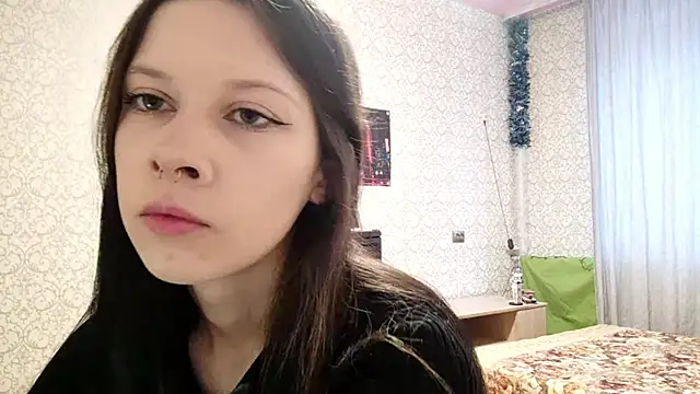 Snapshot of babylilcute chatting on 11, 10, 2025 babylilcute online show from 11, 10, 2025
