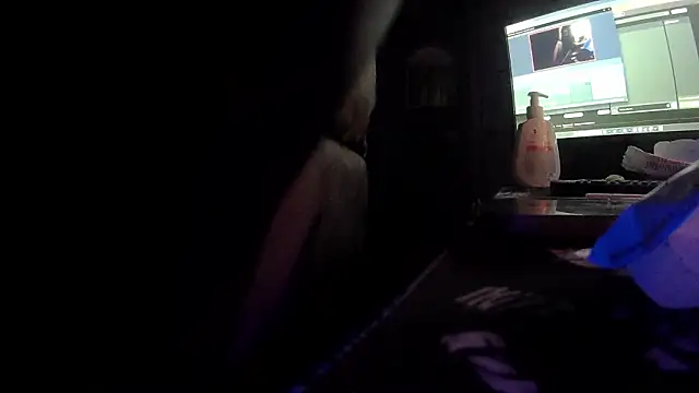 Snapshot of suicdemask chatting on 3, 2, 2026 suicdemask online show from 3, 2, 2026