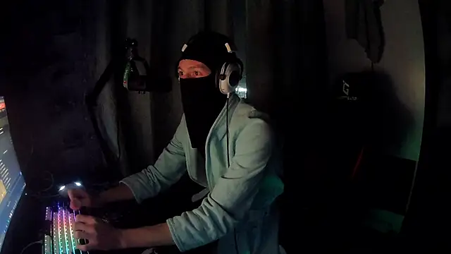 Snapshot of suicdemask chatting on 19, 2, 2026 suicdemask online show from 19, 2, 2026