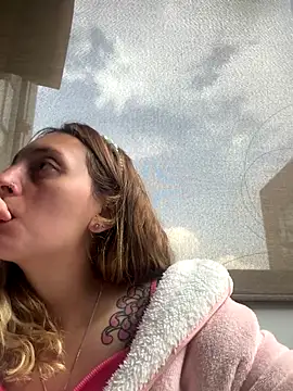 Snapshot of Mia_dca chatting on 23, 10, 2025 Mia dca online show from 23, 10, 2025