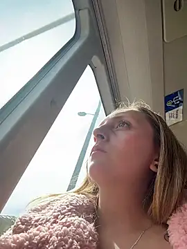 Snapshot of Mia_dca chatting on 3, 12, 2025 Mia dca online show from 3, 12, 2025