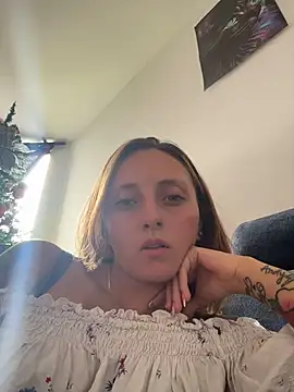 Snapshot of Mia_dca chatting on 18, 12, 2025 Mia dca online show from 18, 12, 2025