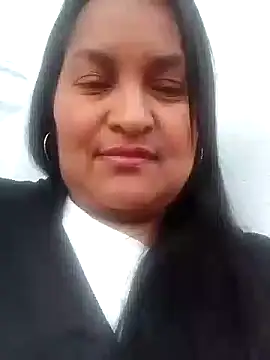 Snapshot of lucia00xx chatting on 21, 10, 2025 lucia00xx online show from 21, 10, 2025