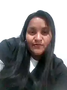 Snapshot of lucia00xx chatting on 21, 10, 2025 lucia00xx online show from 21, 10, 2025