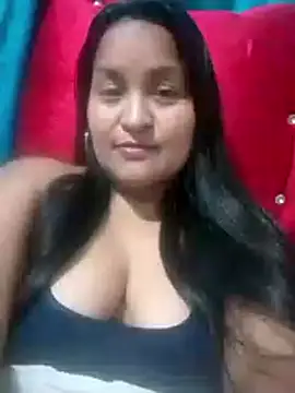 Snapshot of lucia00xx chatting on 8, 11, 2025 lucia00xx online show from 8, 11, 2025